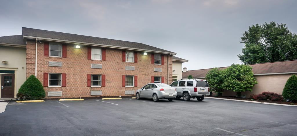 Cocoa Country Inn Hershey Exterior photo