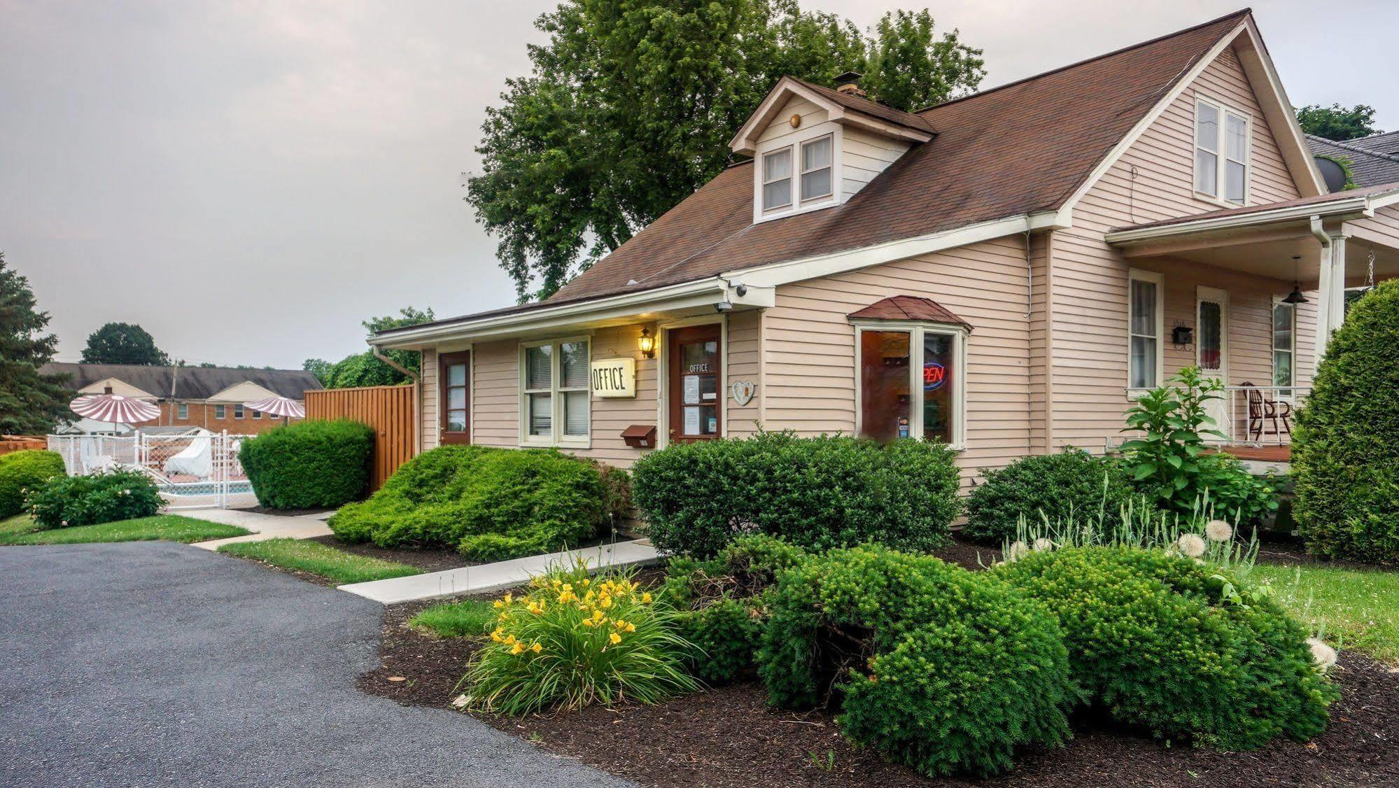 Cocoa Country Inn Hershey Exterior photo